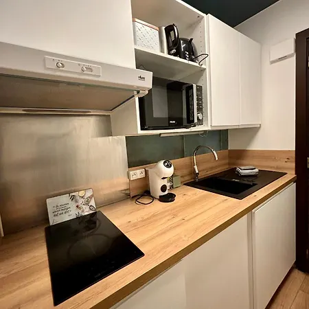 Le Petit Juanais - Parking Prive Juan-les-Pins