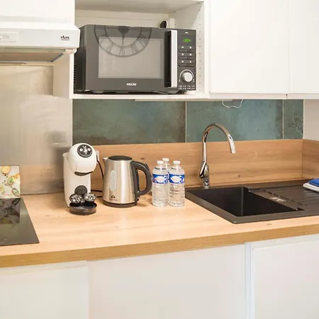 Le Petit Juanais - Parking Prive Juan-les-Pins