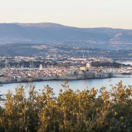 Le Juanais Cote D'azur - Parking Prive Appartement