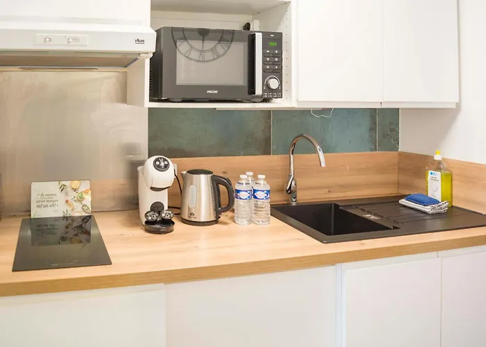 Le Petit Juanais - Parking Prive Juan-les-Pins